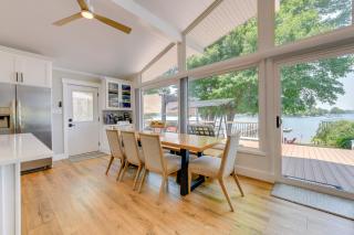 Commodore Bay Waterfront Home on Lake Norman! - Mooresville - 4