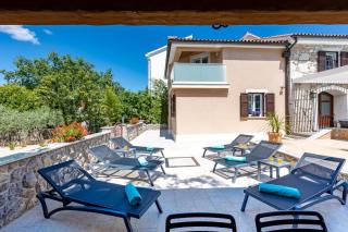 Mary's Villa with heated pool & game room - Malinska - 5
