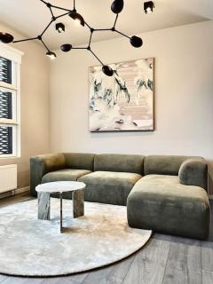 Private Lux 2BR & 2BA City Center with Free Parking - Reykjavik - 2
