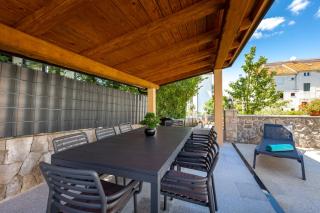 Mary's Villa with heated pool & game room - Malinska - 4