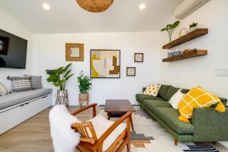 Redwood City Escape with Big-Screen TV! - 6