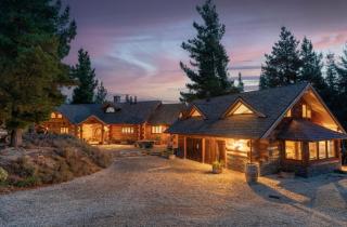 Rustic cabin with hot tub - Homewood Forest Retreat - 3