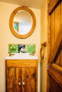 Rustic cabin with hot tub - Homewood Forest Retreat - 6