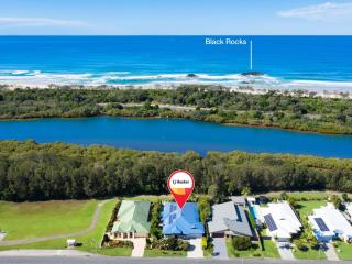 Black Rock Beach House with Pool - Pottsville - 8