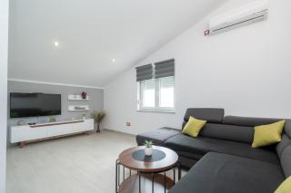 Apartments with a parking space Maslenica, Novigrad - 21404 - Jasenice - 2