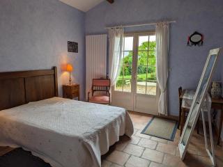 Gîte de charme 17ème s. avec jardin clos, proche forêt et Aubeterre, internet fibre, animaux OK - FR-1-653-42 - 3