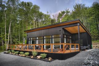 KALLM-Mont-Tremblant chalet with hot tub, pond & beach on private 7acre estate - 1