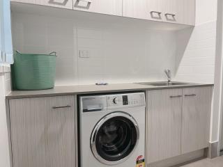 Gold Coast Oasis 4BR Villa in Coomera - Gold Coast - 3