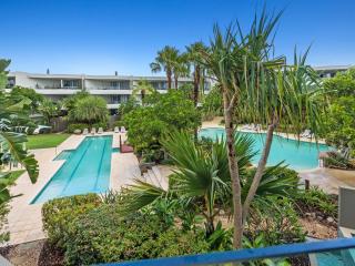 Cotton Beach Apartment 33 With Pool Views - Casuarina - 8