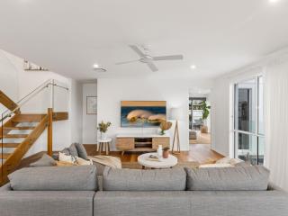 Sunrise Mansion with Pool - Kingscliff - 4