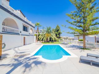 Cubo's Beach Front Villa Benalmadena - Benalmádena - 3