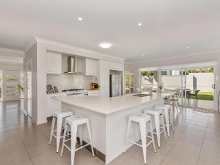 Salty Pause at Bondi House - with Spa and Pet Friendly! - Kingscliff - 1