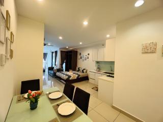 Mansion One l 4pax Studio A l Cityview l Gleneagle l by PerfectSweetHome - George Town - 3