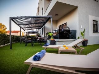 My Adriatic Place with private garden and garage - Šibenik - 1
