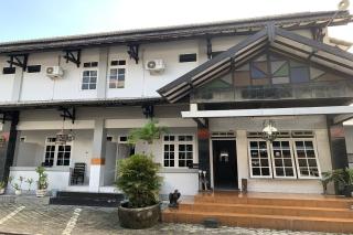 Hotel Merak Indah - 0