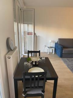 BEAU STUDIO NEUF AVEC TERRASSE - 2