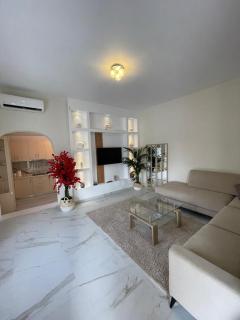 Bohemian Boutique Suites - Valona - 1