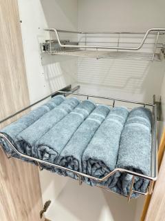 Corner Homestay with Garden and Private Parking - 1