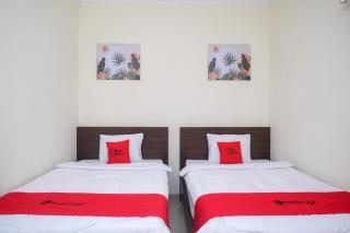 RedDoorz near Kawasan Bandara Ahmad Yani Semarang 2 - 4