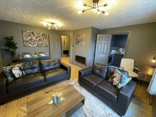 No24 - 2-bed Boutique Apartment - Hosted by Hutch Lifestyle - Leamington Spa - 0