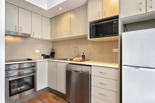 Lantern 18 Balcony - 4