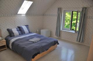 Suite familiale avec 2 Chambres dans une villa - quartier vert et boisé - 5 kms de Namur - 3