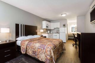 Days Inn by Wyndham Harrisburg North - 4