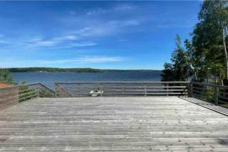 3 bedroom lakehouse with private bridge and garden - Sundsvall - 7