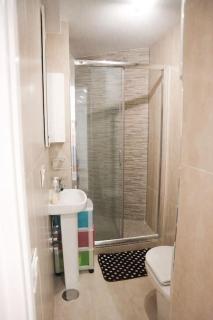 Apartamento céntrico y en primera linea de playa. - Marbella - 6