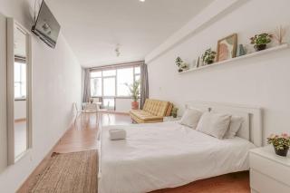 Travel & Live Aliados Apartment - 0
