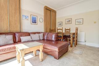 Seaside king room in cozy house self check-in fast WiFi - 9