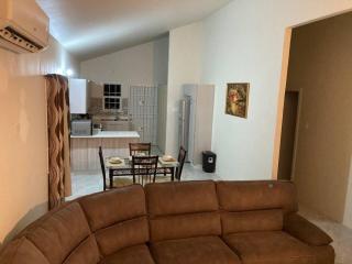 Sleeps 4 with Free Parking 15-min to Beach - 4