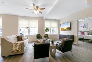 Chic Elegance in the Heart of NOLA 4-Bedroom Oasis Awaits - New Orleans - 4
