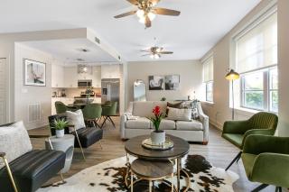 Chic Elegance in the Heart of NOLA 4-Bedroom Oasis Awaits - New Orleans - 0
