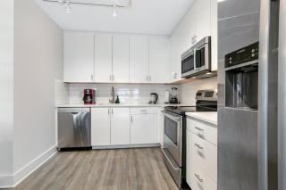 Chic Elegance in the Heart of NOLA 4-Bedroom Oasis Awaits - New Orleans - 8