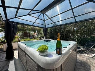 Vacation House Marin with Jacuzzi - Bol, Brač - Bol - 5