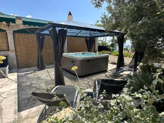 Vacation House Marin with Jacuzzi - Bol, Brač - Bol - 6