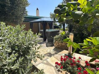 Vacation House Marin with Jacuzzi - Bol, Brač - Bol - 7