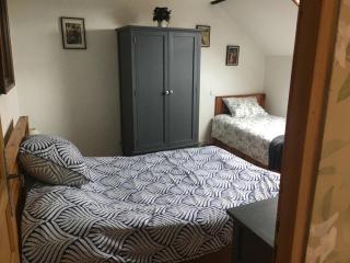 Saint-Saturnin 3-Bed Home Sleeps 10 Pool Garden - Saint-Saturnin - 2