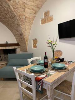 Longo Stone House - 5