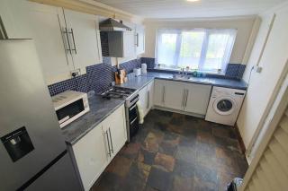 Free Netflix, Large House, Great Price - 5