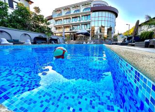 The LODGE Hotel - 1