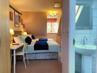 Mayflower House Barnsley-Wombwell-3 Bedrooms-2 Showers-Longer Stay- Free Parking - 6