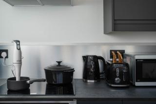 Contemporary First Floor Apartment Central Penzance - 2