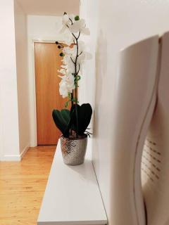 2 Bed Apartment with Free Parking - Chelmsford - 2