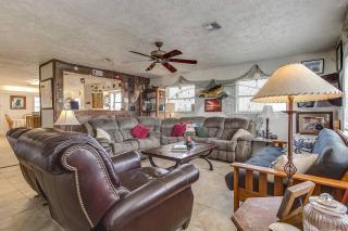 Waterfront Laguna Madre Bayhouse - Fishing, Birding & Family Retreat - 8