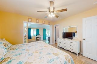 Tropical Haven Retreat - Bradenton - 1