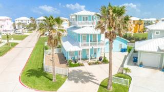 The Blue Fin House! Pool Table, Ocean View & Boardwalk to Beach - Port Aransas - 9