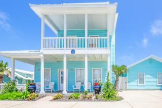 The Blue Fin House! Pool Table, Ocean View & Boardwalk to Beach - Port Aransas - 5