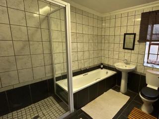 Fouriesburg Country House and Cottage - 8